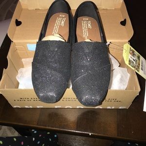 Toms